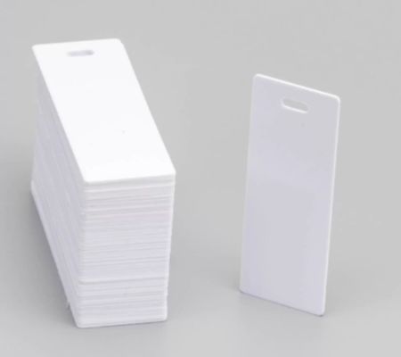 SG306001 30mmx60mm PVC Single hole label white proveedor